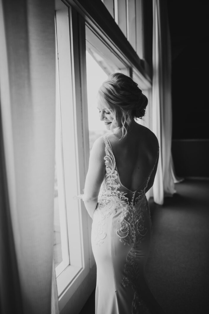 Candid and classic Seattle wedding photographer, natural light and edits