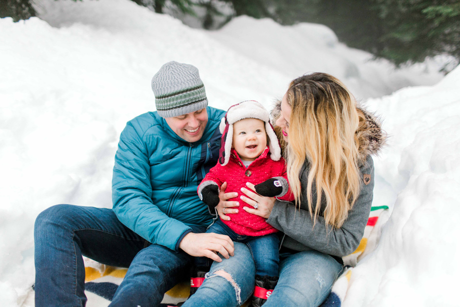 snow family photography