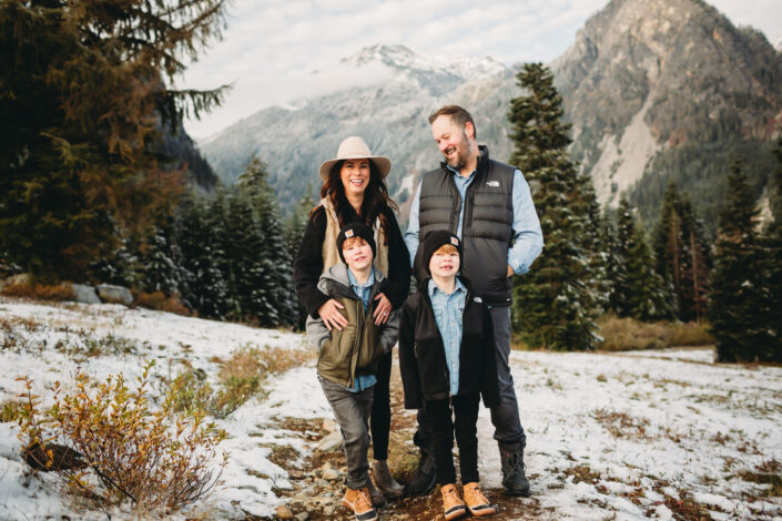 snowy cascade mountain family photos