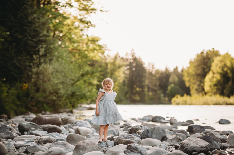 Mountain and River Location / Seattle Family Photographer