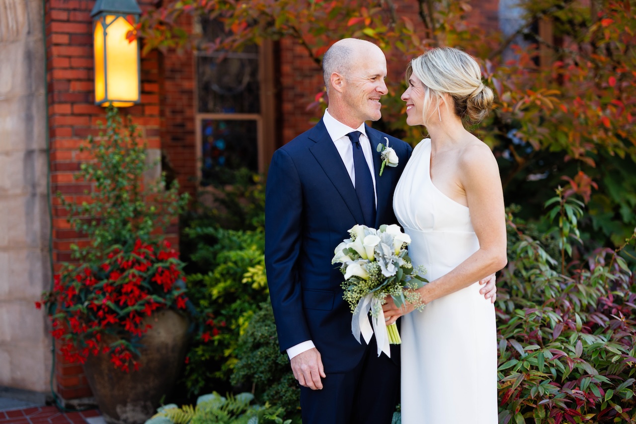 Seattle small wedding photographer, intimate ceremonies, courthouse elopements, candid photography